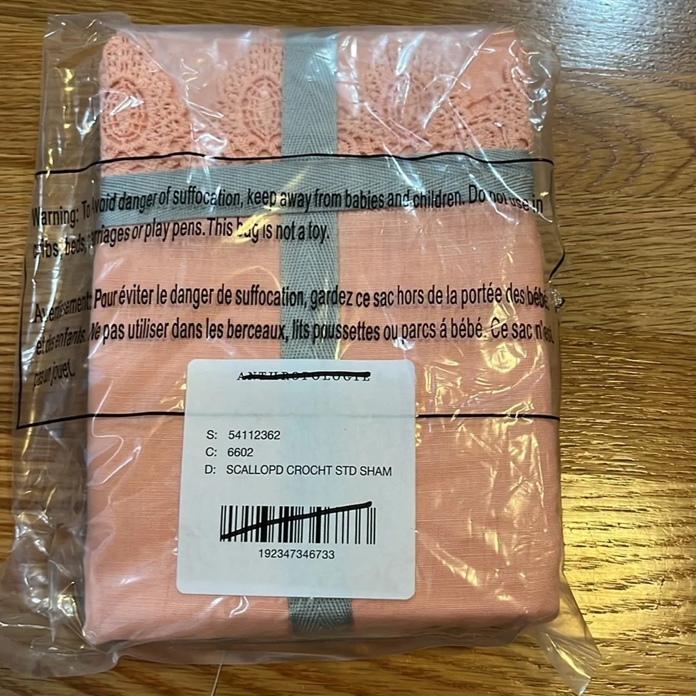 Anthropologie Scalloped Crochet Pair of Standard Shams NWT